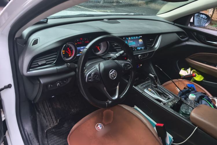 Used Buick Regal 2019 20T Elite Version China VI Standard Center Console