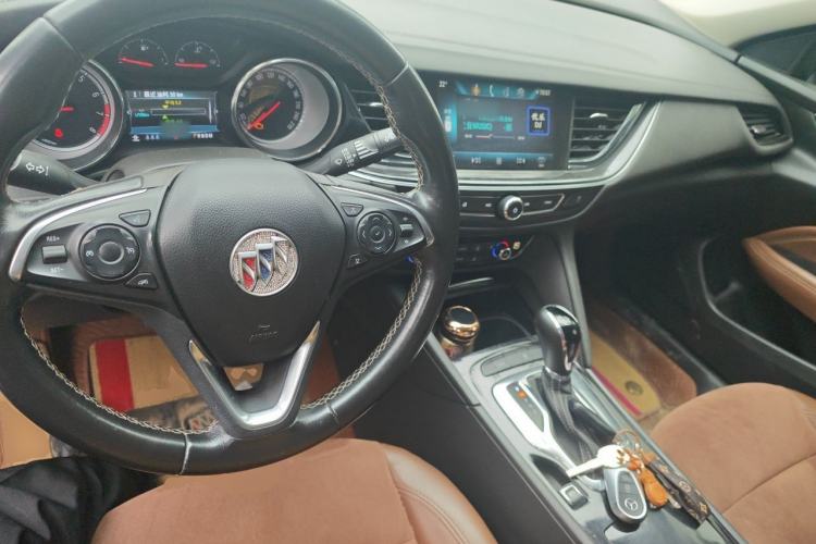 Used Buick Regal 2019 20T Elite Version China VI Standard Center Console