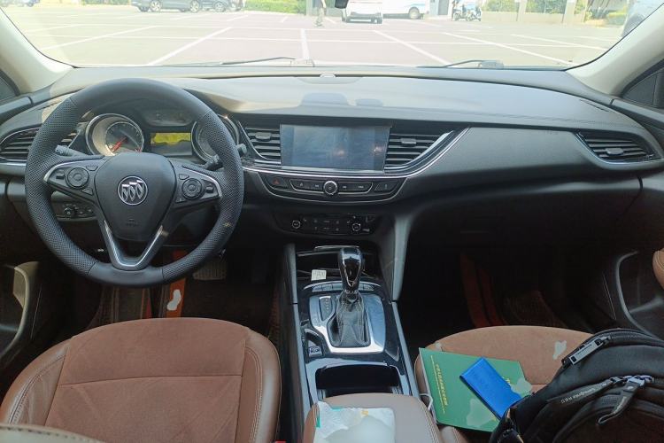 Used Buick Regal 2019 20T Elite Version China VI Standard Center Console