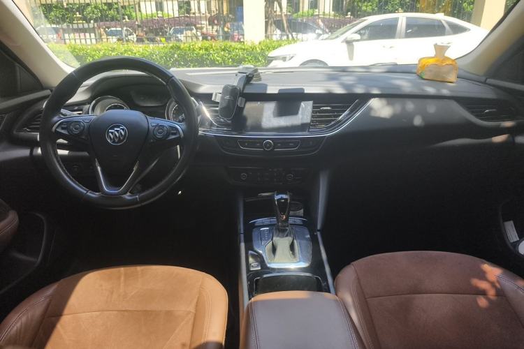 Used Buick Regal 2019 20T Luxury Model China VI Standard Center Console