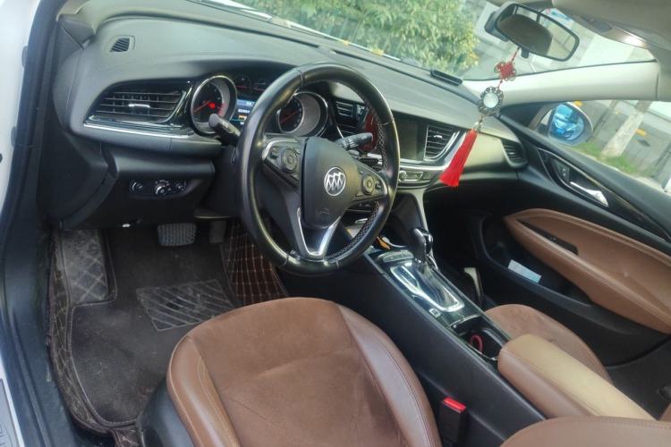 Used Buick Regal 2019 20T Elite Version China VI Standard Center Console