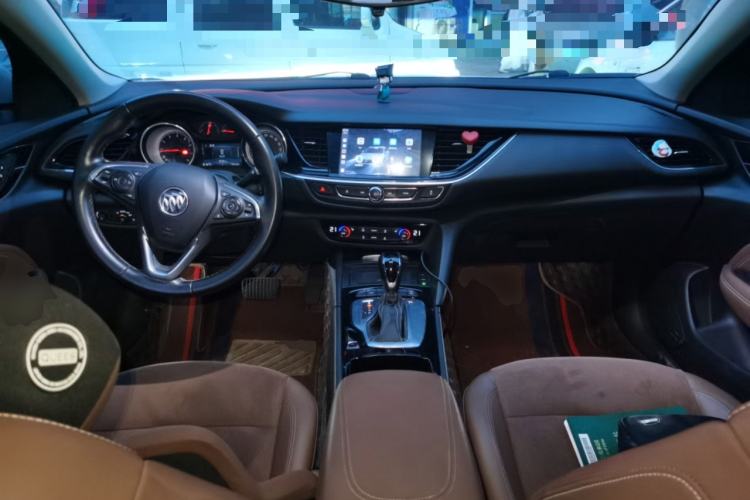 Used Buick Regal 2019 20T Elite Version China VI Standard Center Console