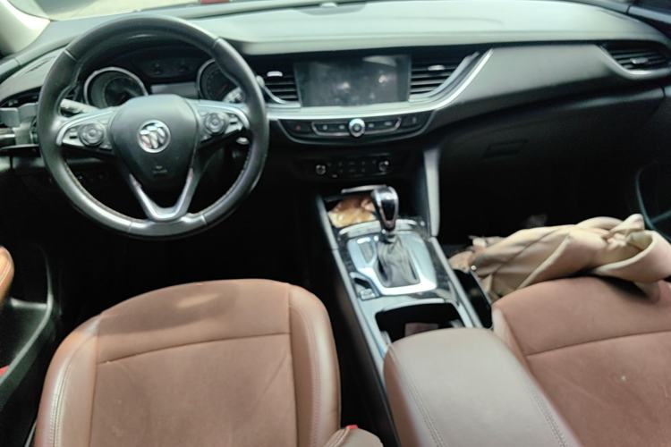 Used Buick Regal 2019 20T Elite Version China VI Standard Center Console