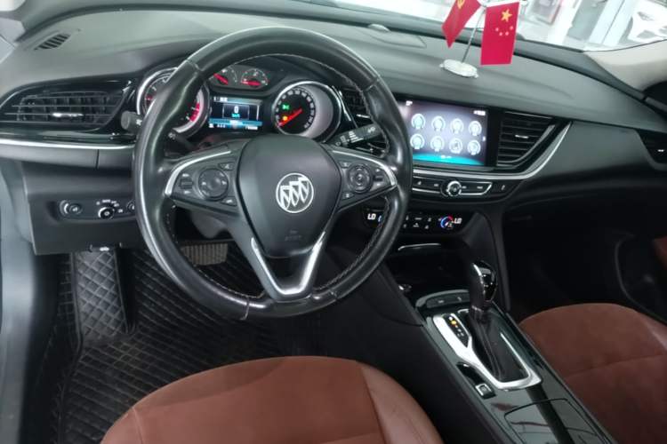Used Buick Regal 2019 20T Elite Version China VI Standard Center Console