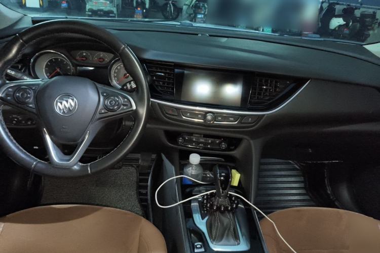 Used Buick Regal 2019 20T Elite Version China VI Standard Center Console