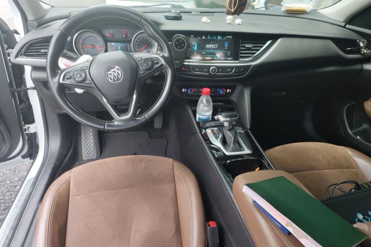 Used Buick Regal 2019 20T Elite Version China VI Standard Center Console