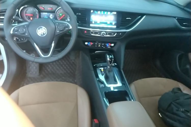 Used Buick Regal 2019 20T Elite Version China VI Standard Center Console