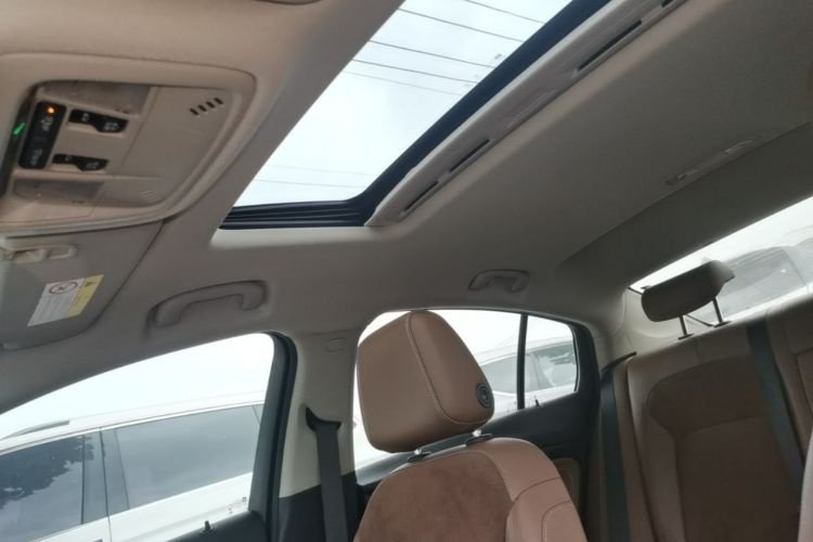 Used Buick Regal 2019 20T Luxury Model China VI Standard Center Console