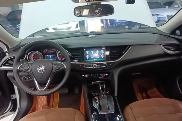 Used Buick Regal 2019 20T Elite Version China VI Standard Center Console