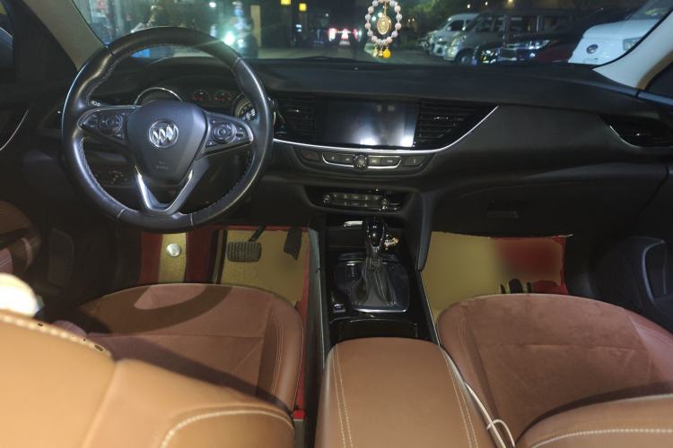Used Buick Regal 2019 20T Elite Version China VI Standard Center Console