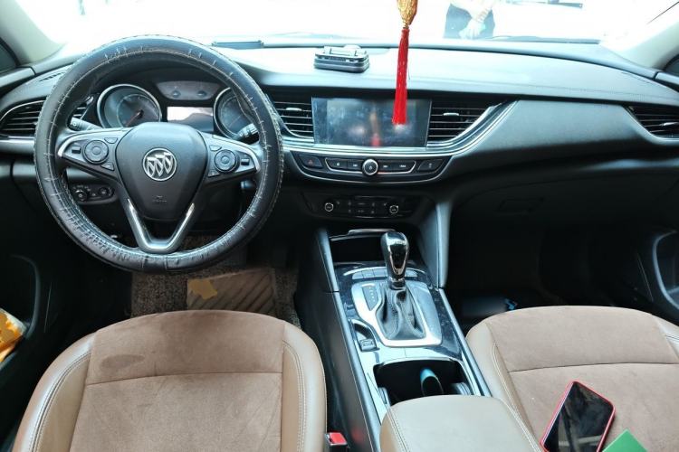 Used Buick Regal 2019 20T Elite Version China VI Standard Center Console