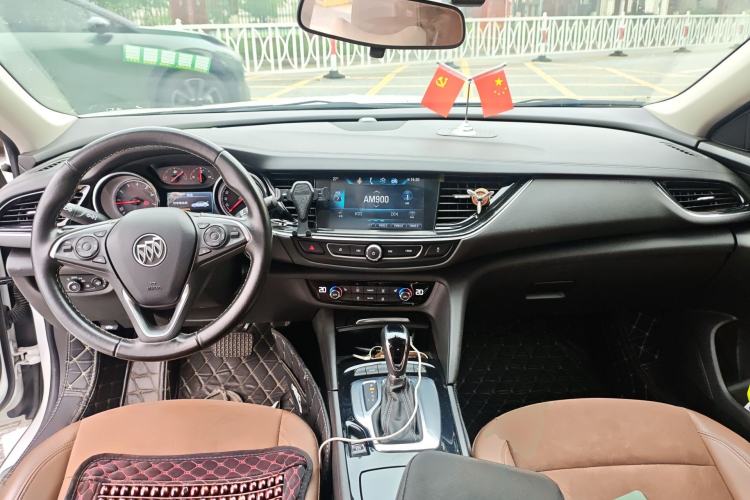 Used Buick Regal 2019 20T Elite Version China VI Standard Center Console