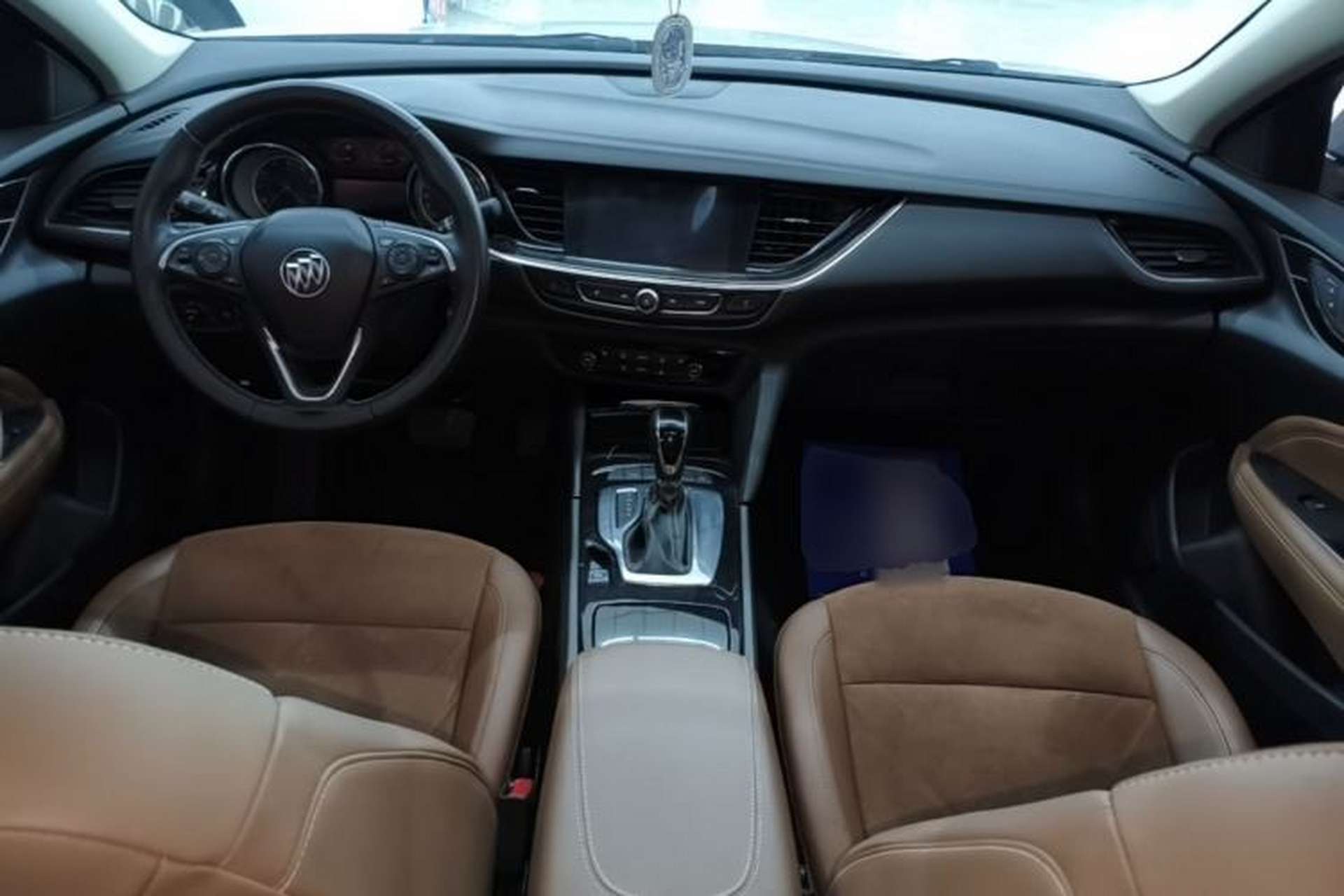 Used Buick Regal 2019 20T Elite Version China VI Standard Center Console