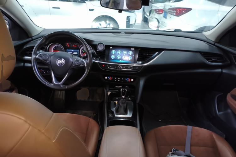 Used Buick Regal 2019 20T Elite Version China VI Standard Center Console