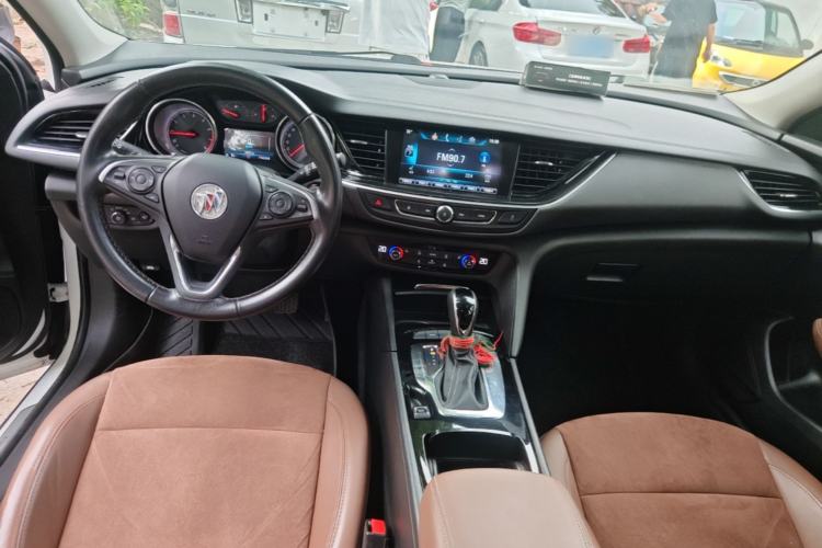 Used Buick Regal 2019 20T Elite Version China VI Standard Center Console