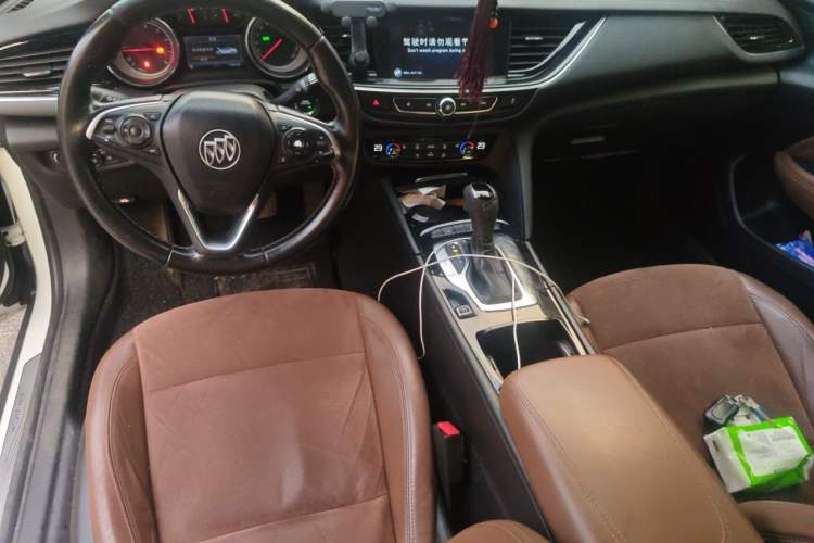 Used Buick Regal 2019 20T Elite Version China VI Standard Center Console