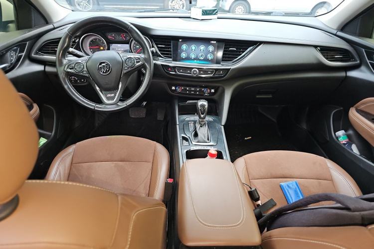 Used Buick Regal 2019 20T Elite Version China VI Standard Center Console