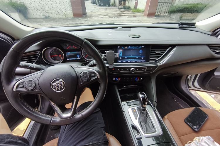 Used Buick Regal 2019 20T Elite Version China V Standard Center Console