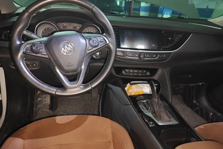 Used Buick Regal 2019 20T Elite Version China VI Standard Center Console