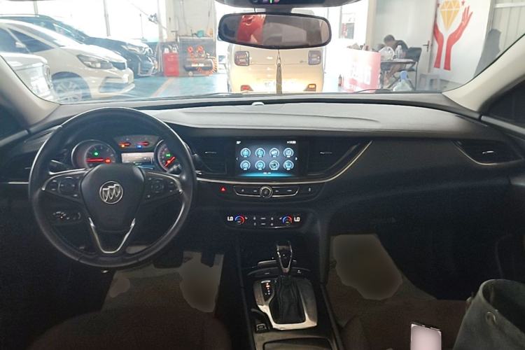 Used Buick Regal 2019 20T Elite Version China VI Standard Center Console