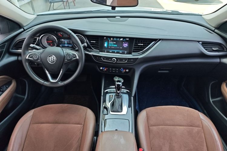Used Buick Regal 2019 20T Elite Version China VI Standard Center Console