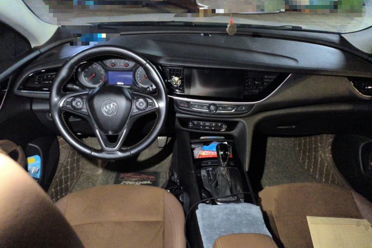 Used Buick Regal 2019 20T Elite Version China V Standard Center Console
