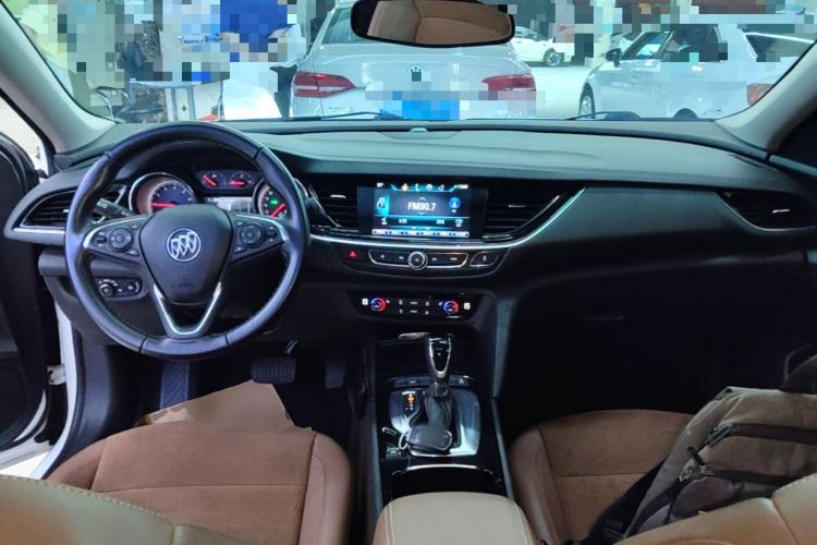 Used Buick Regal 2019 20T Elite Version China VI Standard Center Console