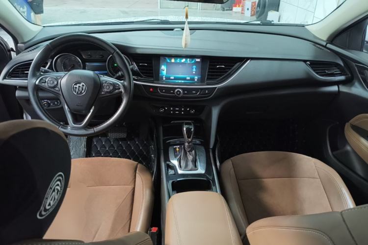 Used Buick Regal 2019 20T Elite Version China VI Standard Center Console