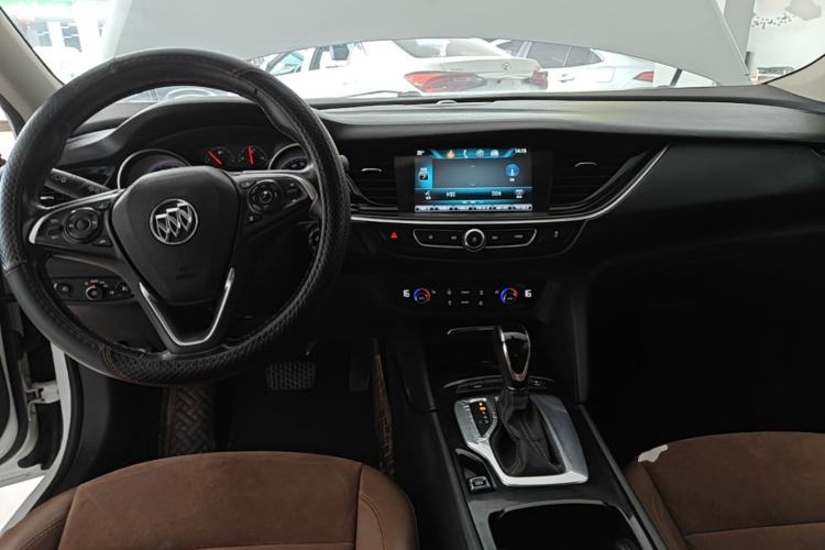 Used Buick Regal 2019 20T Elite Version China V Standard Center Console