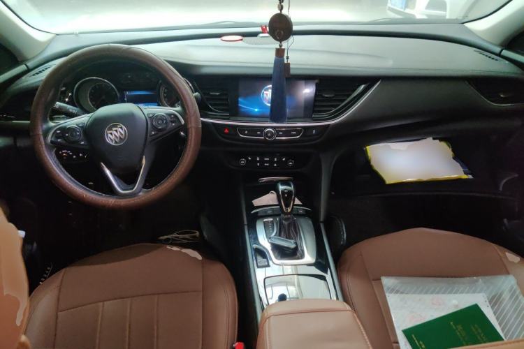 Used Buick Regal 2019 20T Elite Version China VI Standard Center Console