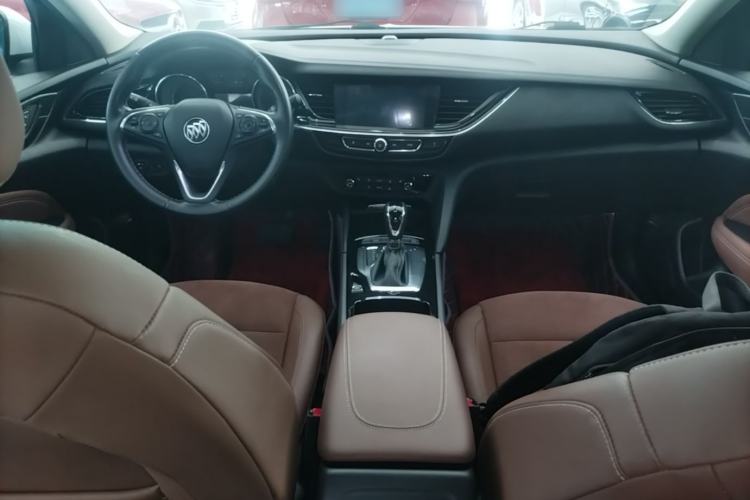 Used Buick Regal 2019 20T Elite Version China VI Standard Center Console