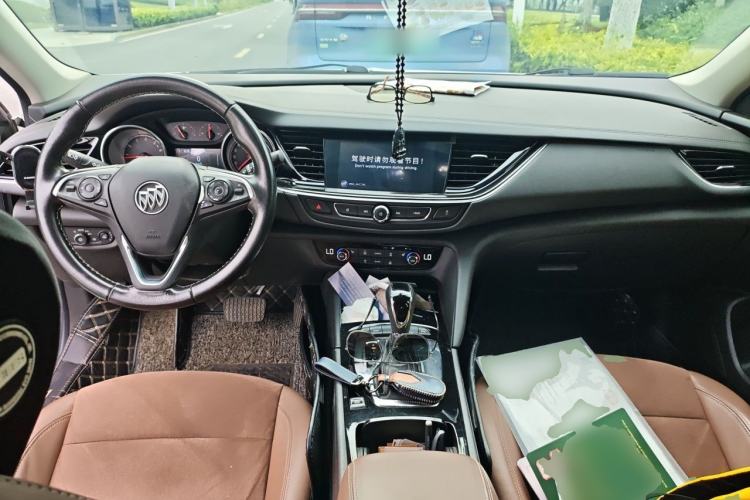 Used Buick Regal 2019 20T Elite Version China VI Standard Center Console
