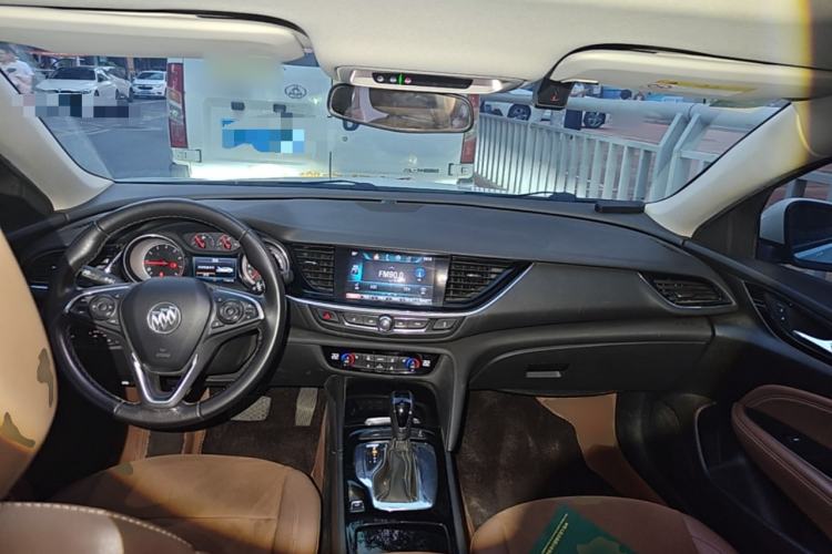 Used Buick Regal 2019 20T Elite Version China VI Standard Center Console