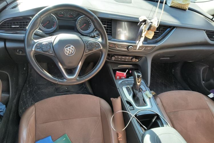 Used Buick Regal 2019 20T Elite Version China VI Standard Center Console