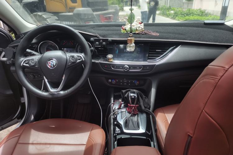 Used Buick Regal 2019 20T Elite Version China VI Standard Center Console