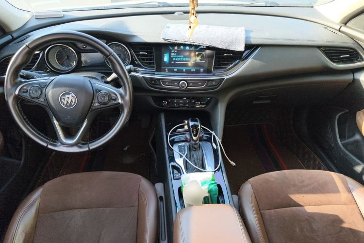 Used Buick Regal 2019 20T Elite Version China VI Standard Center Console
