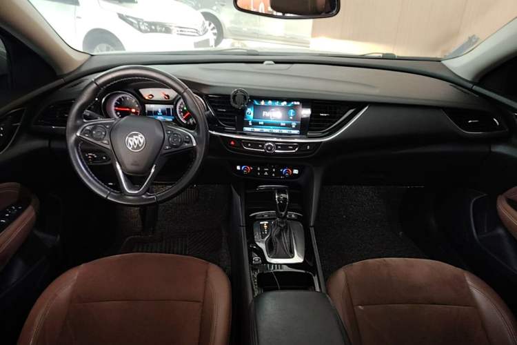 Used Buick Regal 2019 20T Luxury Model China VI Standard Center Console