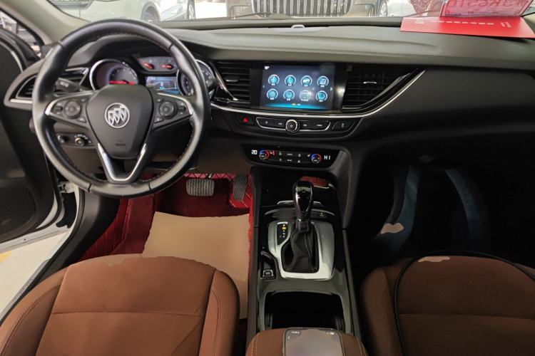 Used Buick Regal 2019 20T Elite Version China VI Standard Center Console
