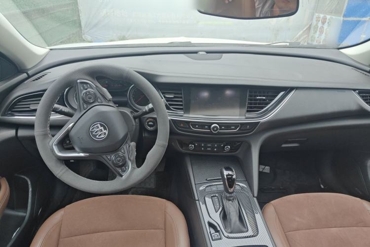 Used Buick Regal 2019 20T Elite Version China VI Standard Center Console