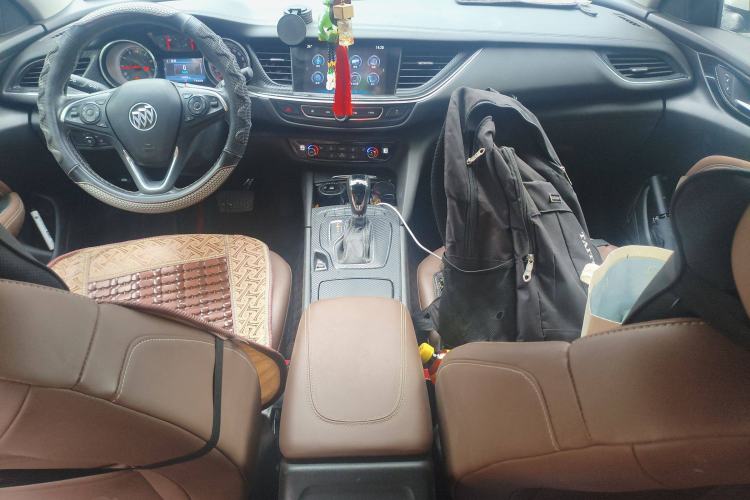 Used Buick Regal 2019 20T Elite Version China VI Standard Center Console