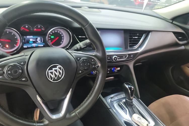 Used Buick Regal 2019 20T Elite Version China VI Standard Center Console