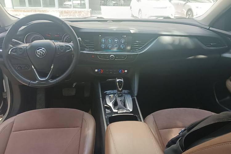 Used Buick Regal 2019 20T Elite Version China VI Standard Center Console