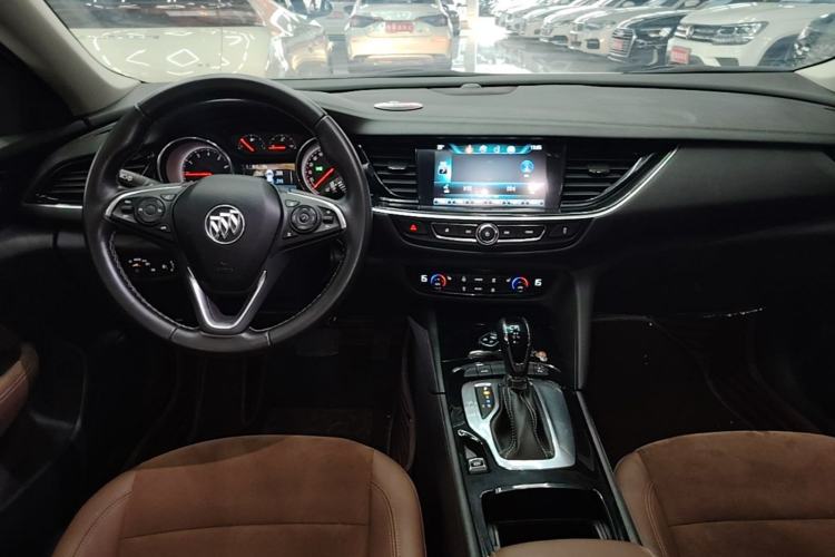Used Buick Regal 2019 20T Elite Version China VI Standard Center Console