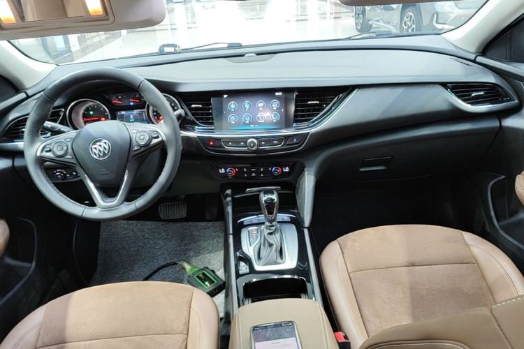 Used Buick Regal 2019 20T Elite Version China VI Standard Center Console