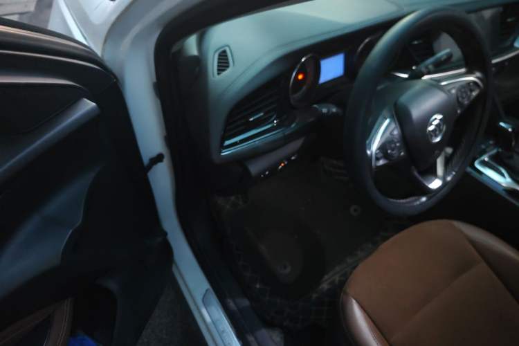 Used Buick Regal 2019 20T Elite Version China VI Standard Driver Seat