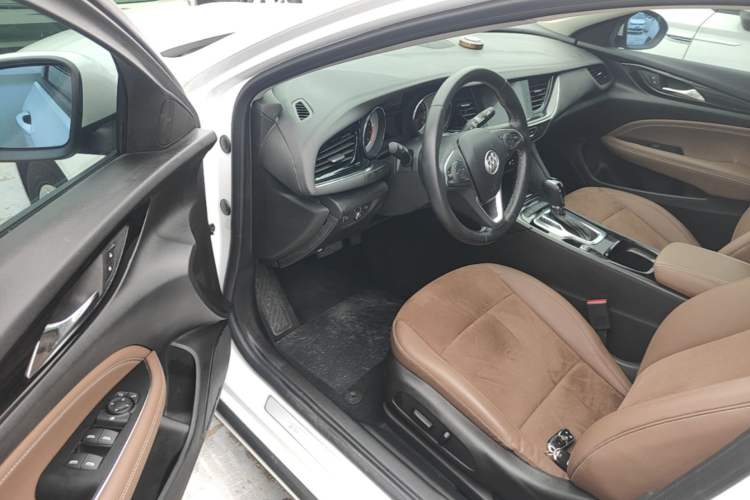 Used Buick Regal 2019 Revised 20T Luxury Version China VI Standard Driver Seat