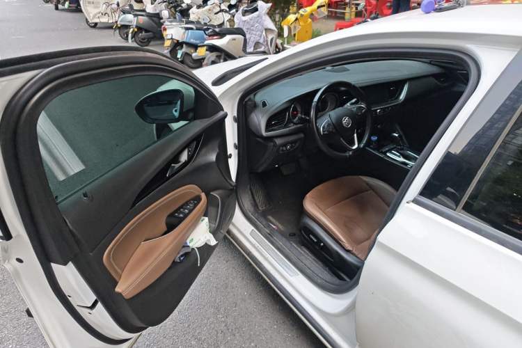 Used Buick Regal 2019 Revised 20T Luxury Version China VI Standard Driver Seat