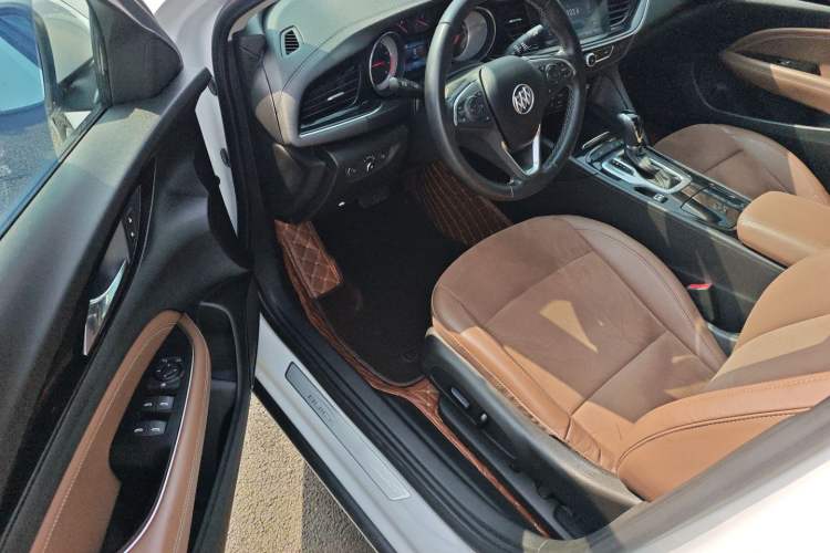 Used Buick Regal 2019 Revised 20T Luxury Version China VI Standard Driver Seat