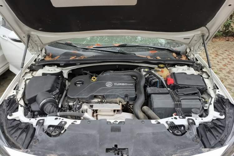 Used Buick Regal 2019 20T Luxury Model China V Standard Engine Bay