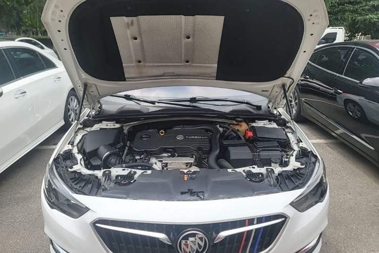 Used Buick Regal 2019 20T Elite Version China VI Standard Engine Bay